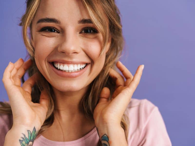 how to bleach dark hair featured image