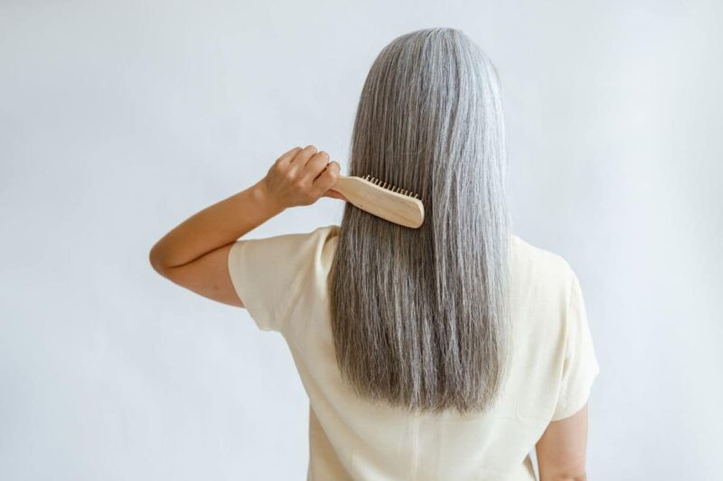 purple shampoo on gray hair e1688376605448