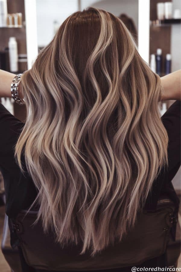 10 Mushroom Hair Colors That Make Brown Hair Anything but Basic 4 Dark Brown with Mushroom Blonde Highlights