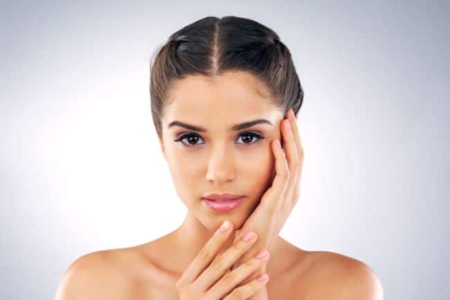 How to Choose the Right Hair Color for You - Easy Step-by-Step Guide. 7 how to choose the right hair color for your face shape - girls with heart shape face