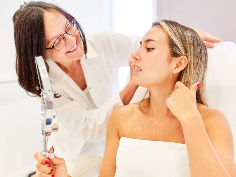 Picture a dermatologist consulting with a patient, emphasizing the importance of professional advice and support in managing the condition.