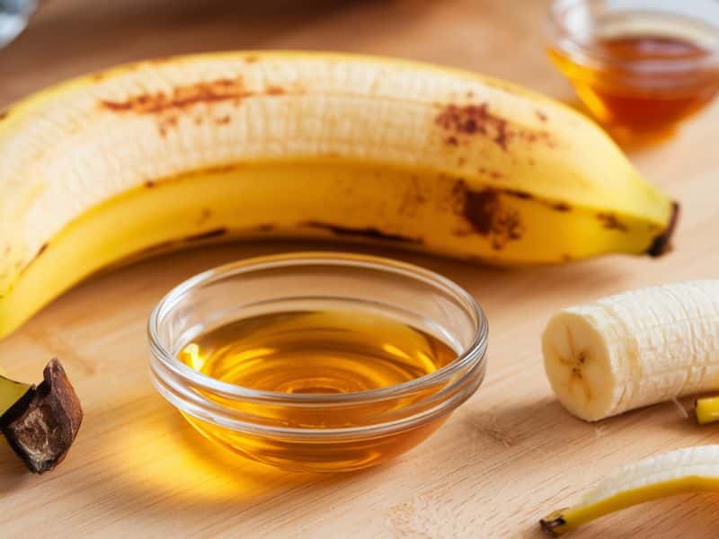 DIY hair mask recipe banana almond oil and honey for frizz